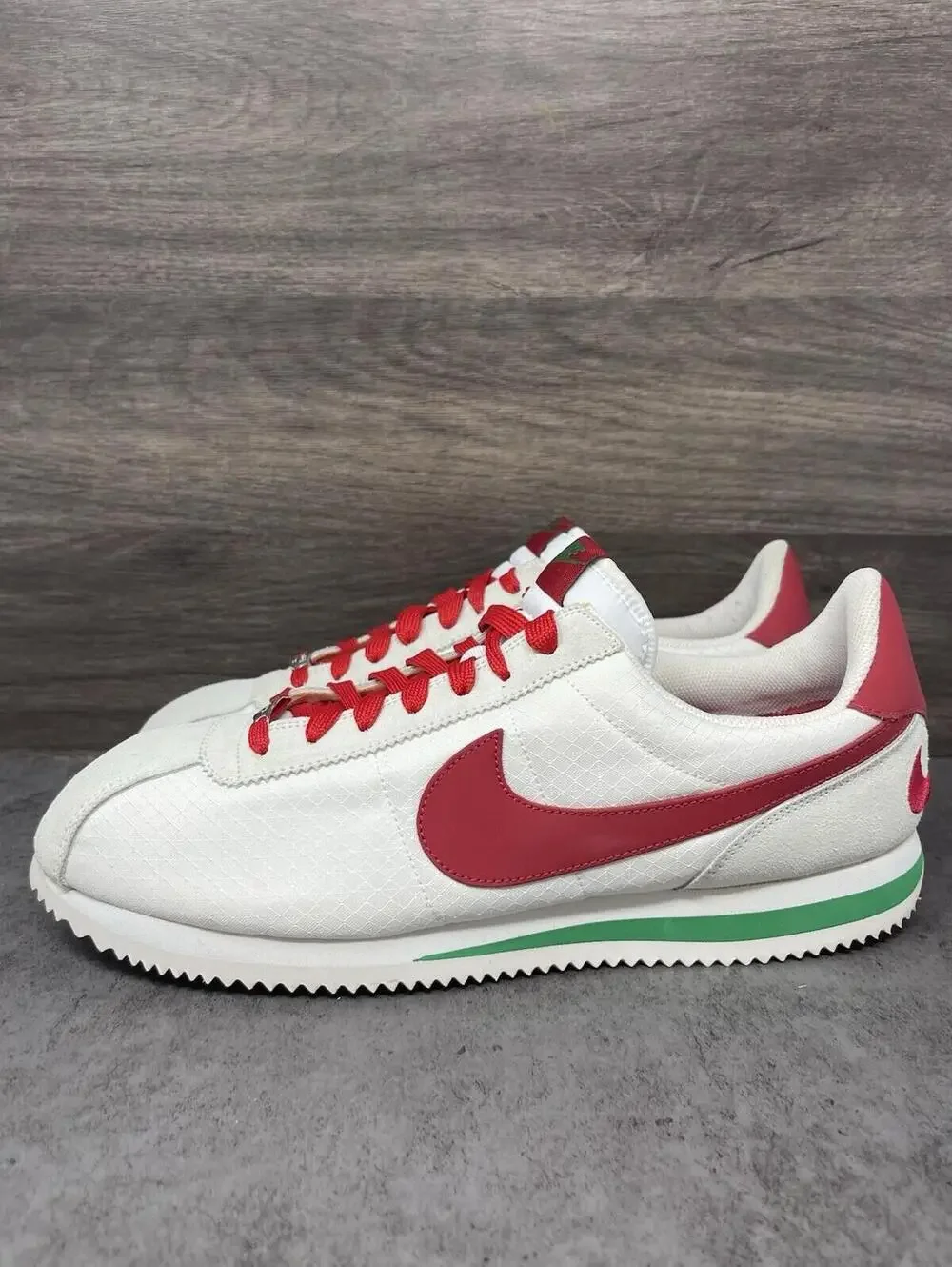 Nike Cortez Basic TXT Mexico Sneakers Mens Size 13 White Red Lot 844856-163
